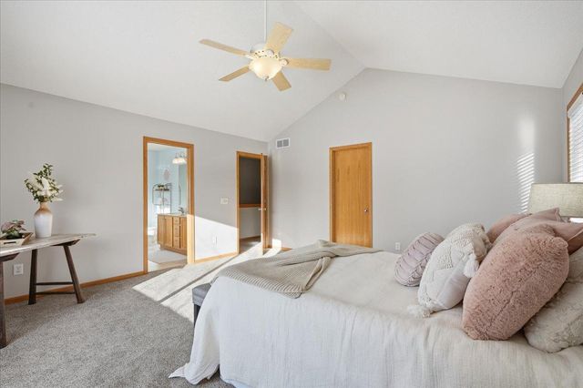 6933 Prairie Court S, Cottage Grove, MN 55016