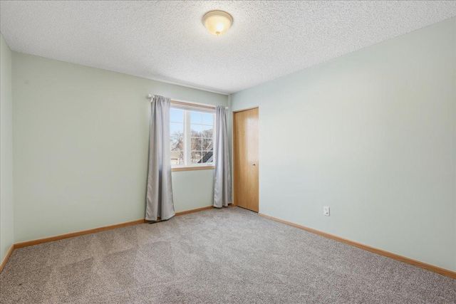 6933 Prairie Court S, Cottage Grove, MN 55016