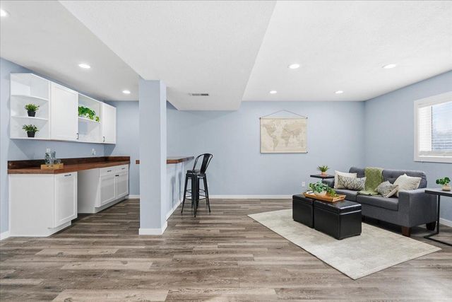 6933 Prairie Court S, Cottage Grove, MN 55016