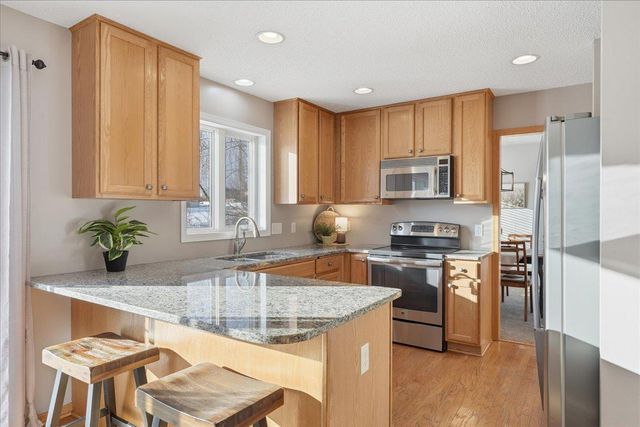 6933 Prairie Court S, Cottage Grove, MN 55016