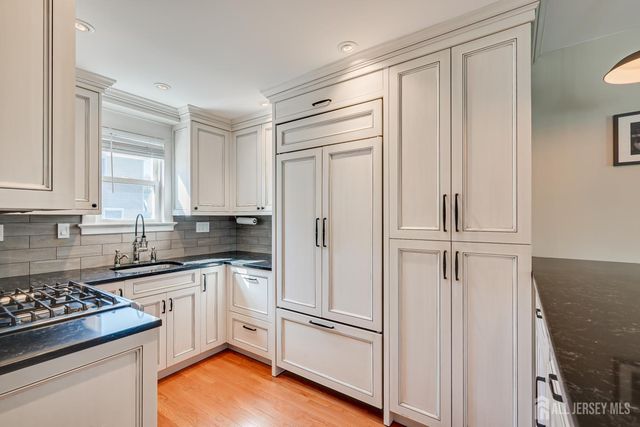 121 Columbia Avenue, Metuchen, NJ 08840