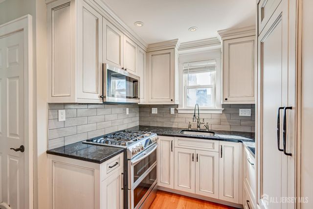 121 Columbia Avenue, Metuchen, NJ 08840