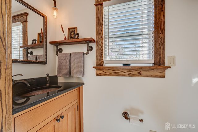 121 Columbia Avenue, Metuchen, NJ 08840