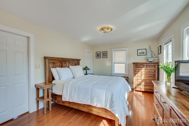 121 Columbia Avenue, Metuchen, NJ 08840