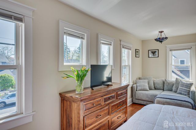 121 Columbia Avenue, Metuchen, NJ 08840