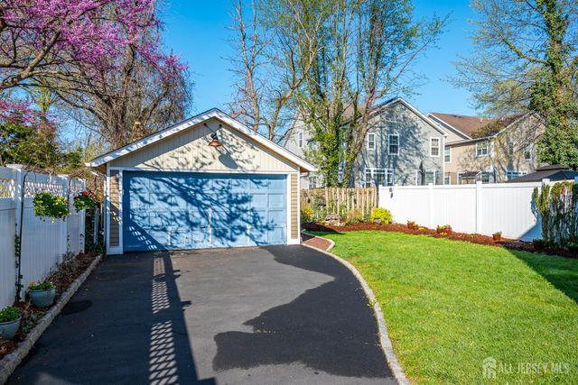 121 Columbia Avenue, Metuchen, NJ 08840