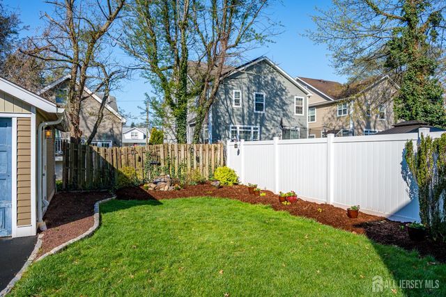 121 Columbia Avenue, Metuchen, NJ 08840