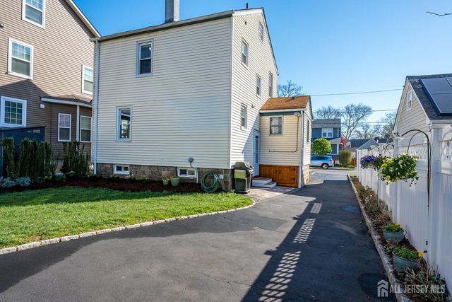 121 Columbia Avenue, Metuchen, NJ 08840