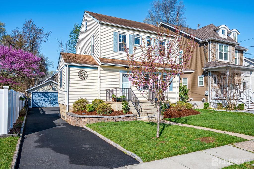 121 Columbia Avenue, Metuchen, NJ 08840