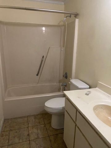 782 1st Ave, Ashford, AL 36312