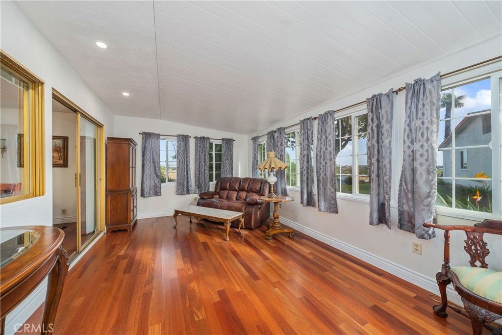 Image 15 of property listing at 3808 Vista Campana S, Oceanside, CA 92057