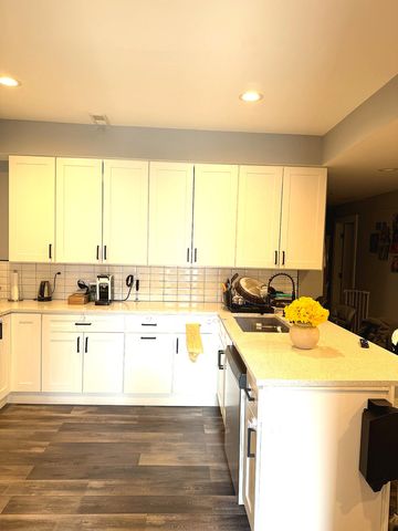 4925 N Albany Avenue, Chicago, IL 60625