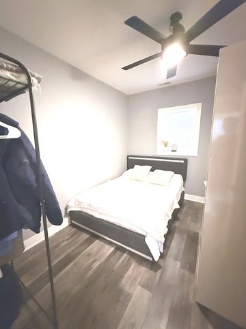 4925 N Albany Avenue, Chicago, IL 60625