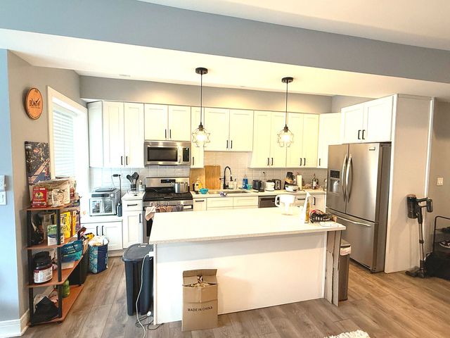 4925 N Albany Avenue, Chicago, IL 60625