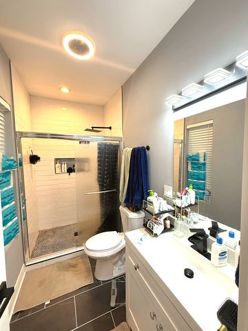 4925 N Albany Avenue, Chicago, IL 60625