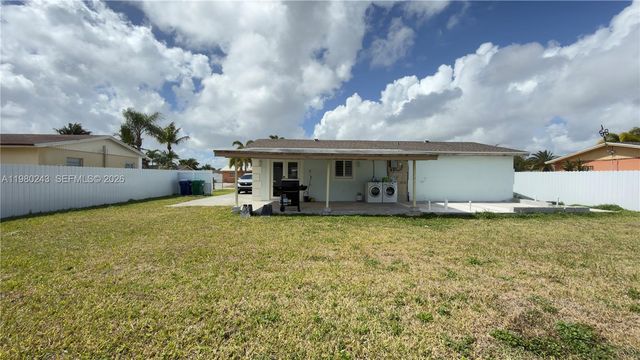 30605 SW 152nd Ct, Homestead, FL 33033