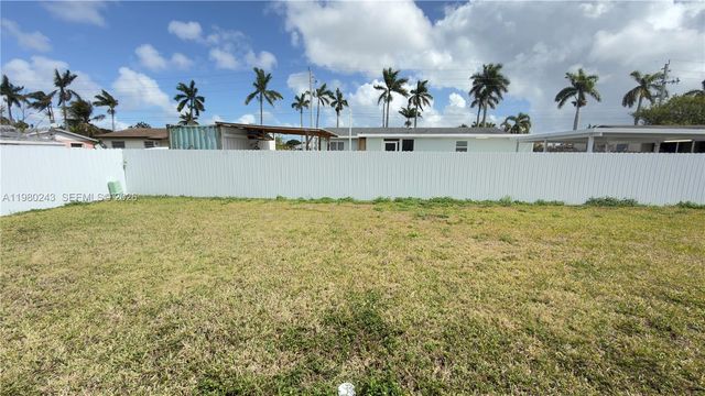 30605 SW 152nd Ct, Homestead, FL 33033