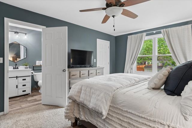 733 Cypress Lane, Carol Stream, IL 60188