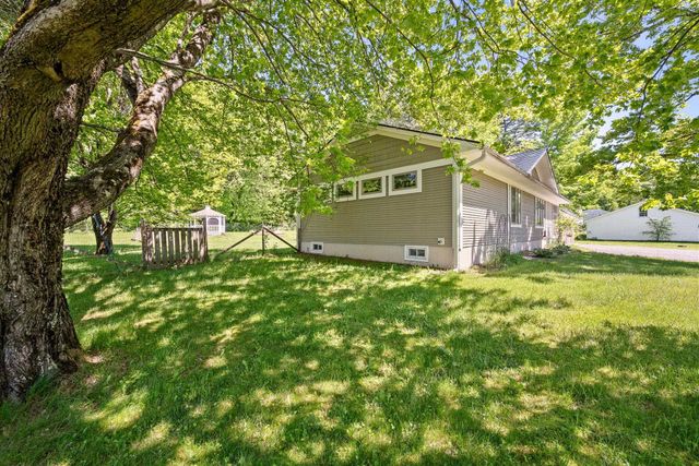 2021 Huntington Road, Richmond, VT 05477