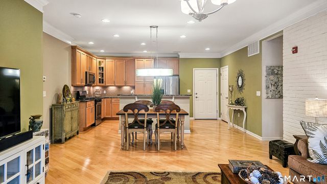 203 Center Meadow Lane 203, Danbury, CT 06810