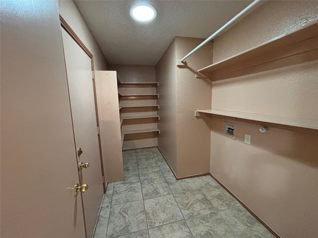 9444 Lipton Lane, Dallas, TX 75217