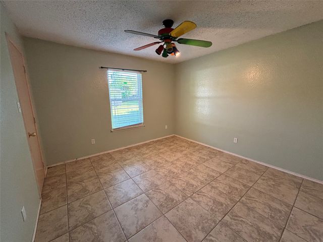 9444 Lipton Lane, Dallas, TX 75217