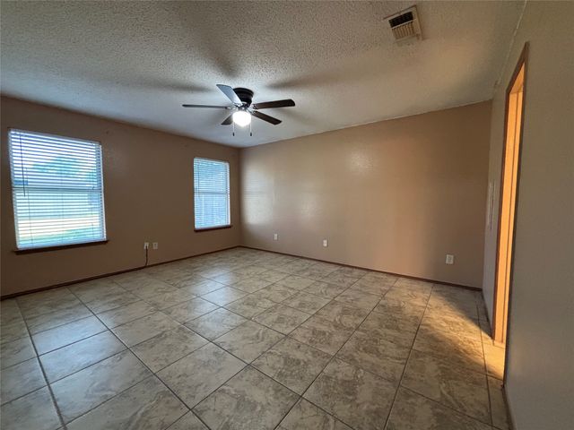 9444 Lipton Lane, Dallas, TX 75217