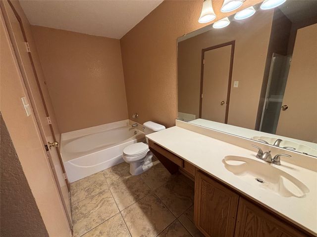 9444 Lipton Lane, Dallas, TX 75217