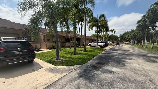 63 Mayfair Lane 63, Boynton Beach, FL 33426