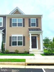 2 ANDREWS PL, Fredericksburg, VA 22405