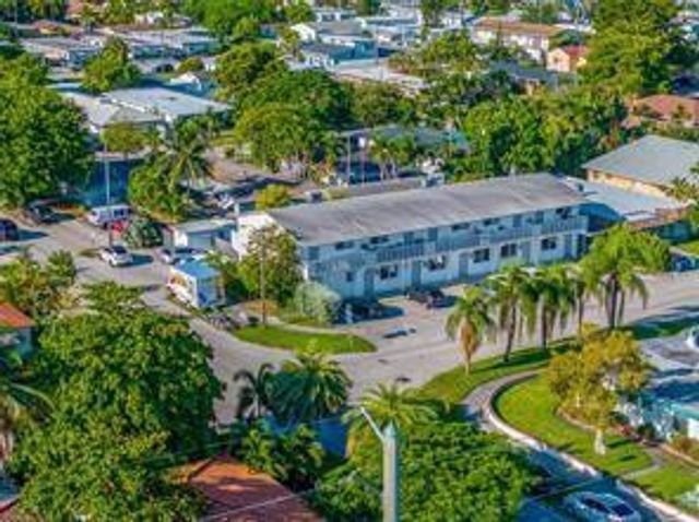 720 NE 7th Street 2a, Hallandale Beach, FL 33009