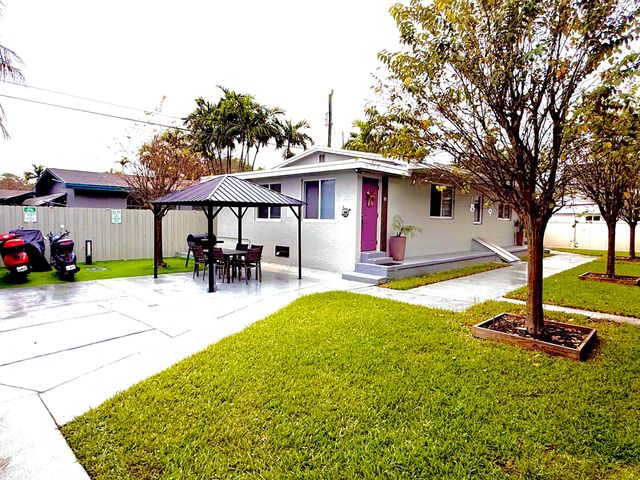 720 NE 7th Street 2a, Hallandale Beach, FL 33009
