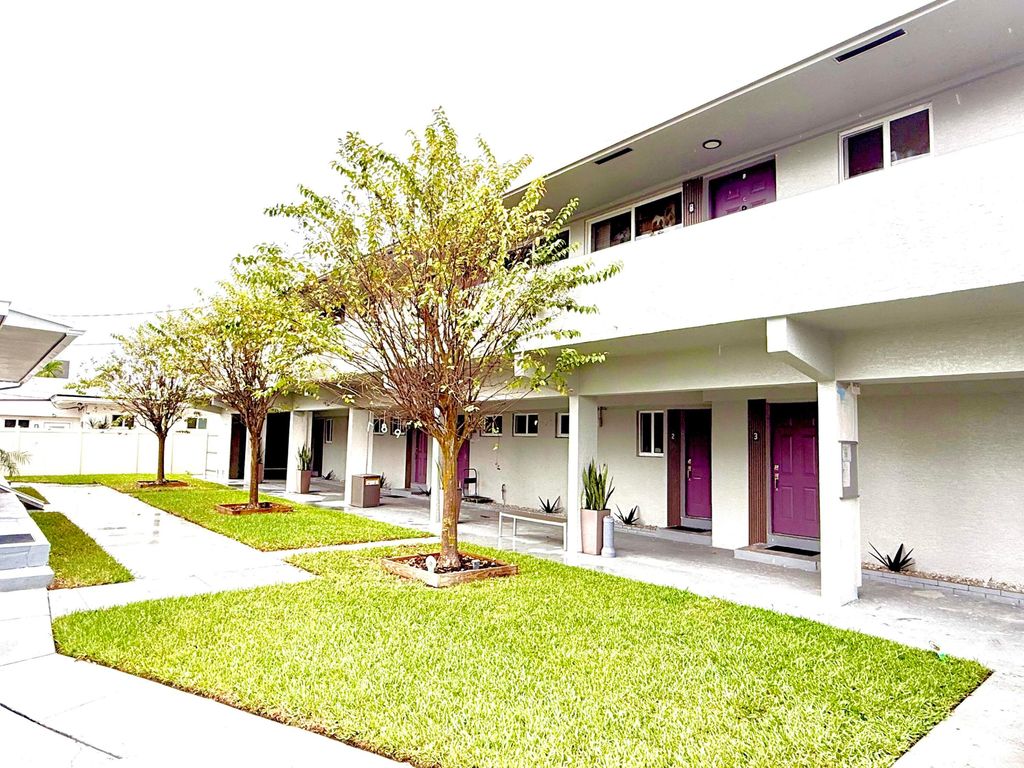 720 NE 7th Street 2a, Hallandale Beach, FL 33009