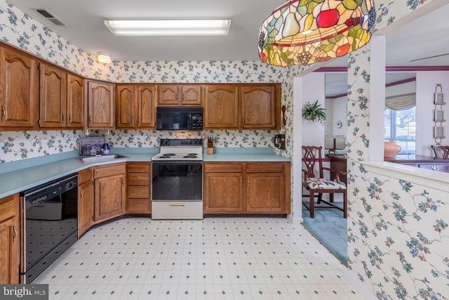 9 HARVEST DR, West Deptford, NJ 08086