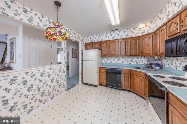 9 HARVEST DR, West Deptford, NJ 08086