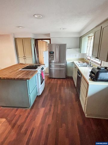 4603 Goldenrod Av NE, Salem, OR 97305