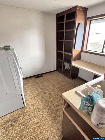 4603 Goldenrod Av NE, Salem, OR 97305