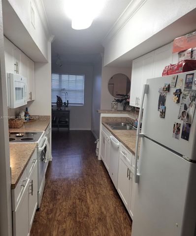 11700 SW 2 13307, Pembroke Pines, FL 33025