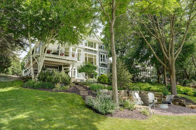 W343N6293 S Bayview ROAD, Oconomowoc, WI 53066