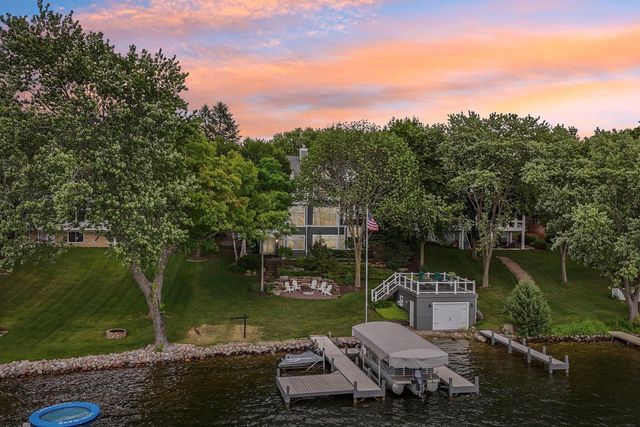 W343N6293 S Bayview ROAD, Oconomowoc, WI 53066