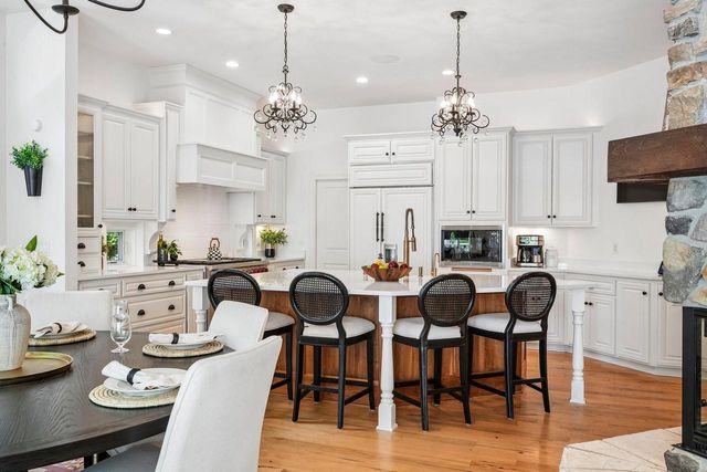 W343N6293 S Bayview ROAD, Oconomowoc, WI 53066