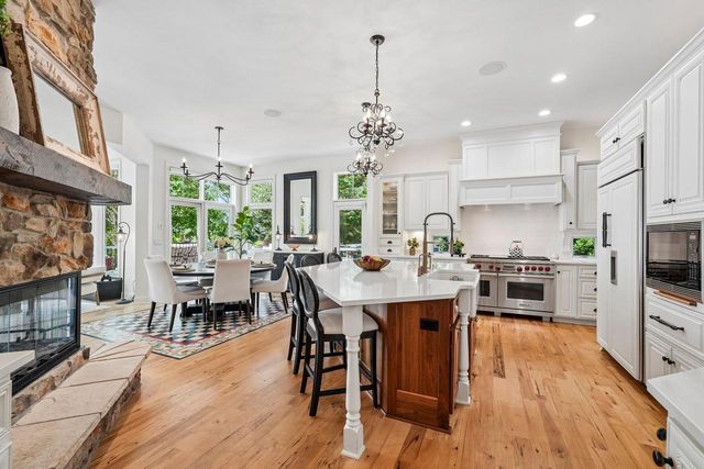 W343N6293 S Bayview ROAD, Oconomowoc, WI 53066