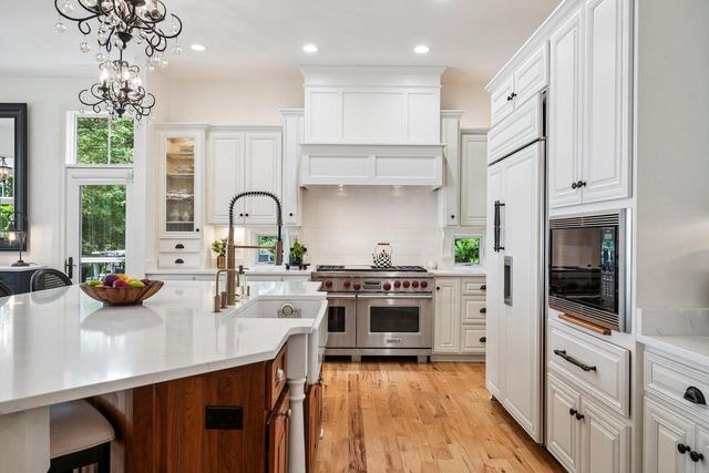 W343N6293 S Bayview ROAD, Oconomowoc, WI 53066