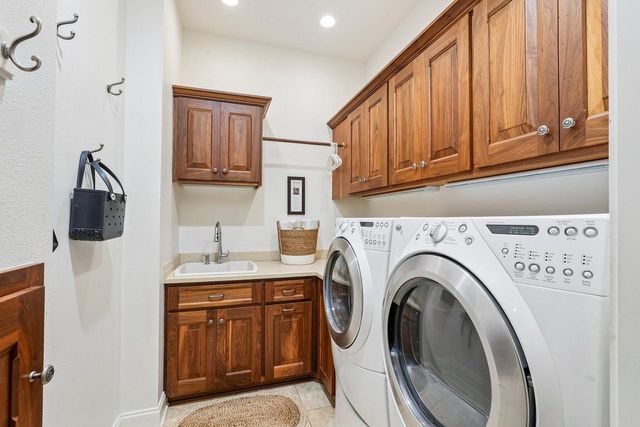 W343N6293 S Bayview ROAD, Oconomowoc, WI 53066