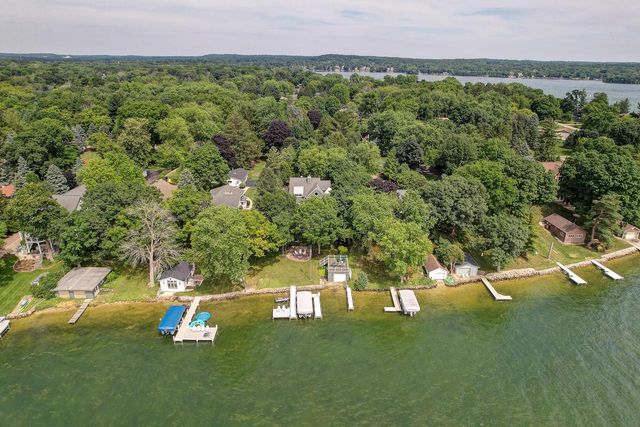W343N6293 S Bayview ROAD, Oconomowoc, WI 53066