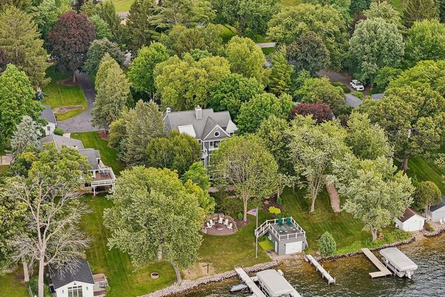 W343N6293 S Bayview ROAD, Oconomowoc, WI 53066