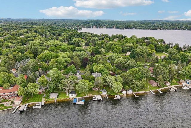 W343N6293 S Bayview ROAD, Oconomowoc, WI 53066