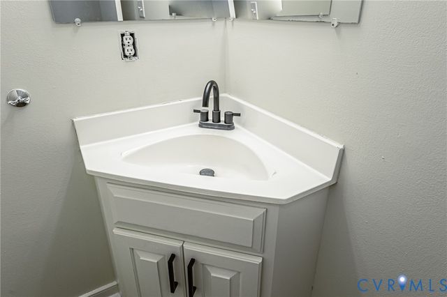 1520 Willow Brook Rd, Louisa, VA 23024