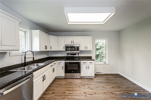 1520 Willow Brook Rd, Louisa, VA 23024