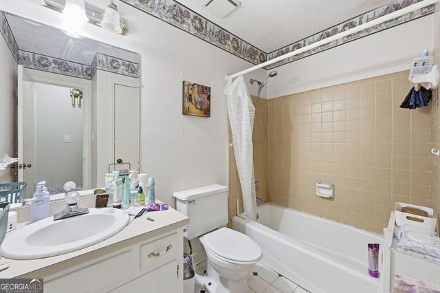 4118 Rocky Ledge Way, Snellville, GA 30039
